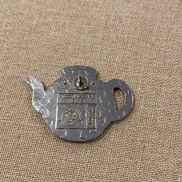 Mad Hatter - 2014 Hidden Mickey Series - Alice in Wonderland Teapot - Picture 2 of 3